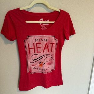 Sportige Miami Heat Women's Red Graphic Tee Small